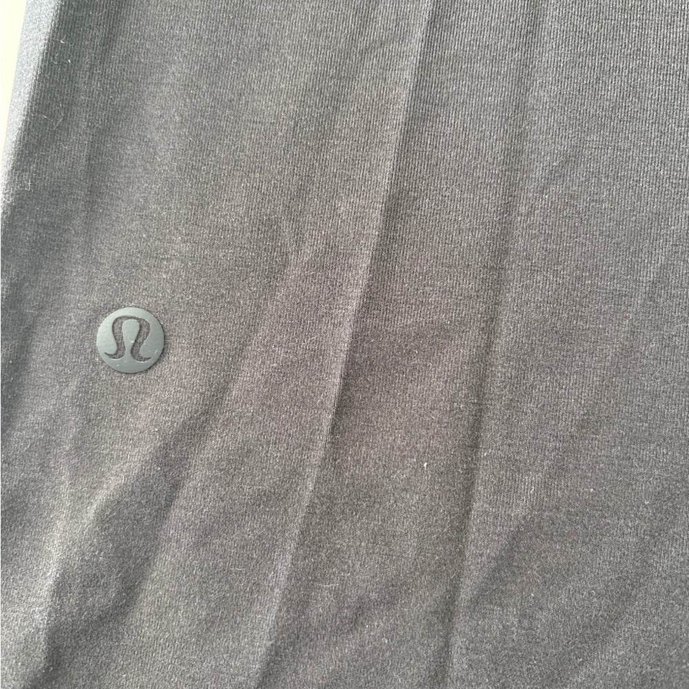 Lululemon Fundamental Black T-Shirt - Picture 3 of 4